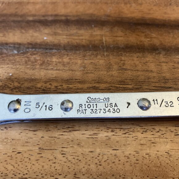 Snap-On R1011 USA 5/16” & 11/32” Ratcheting Box End Wrench 12 Point - Picture 3 of 7